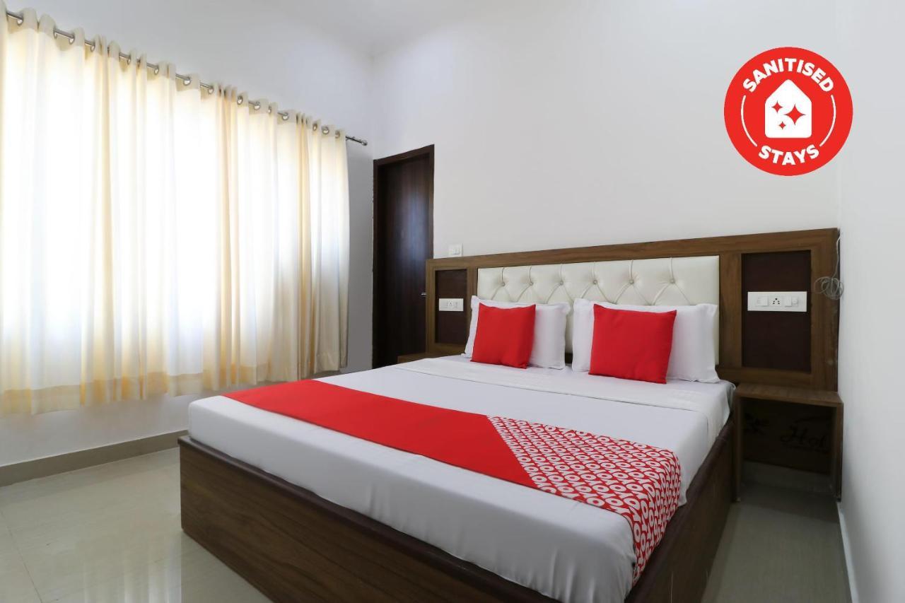 Oyo 64004 Hotel Kartar Zirakpur Exterior photo