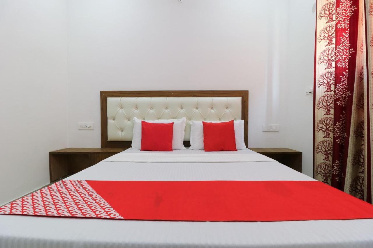 Oyo 64004 Hotel Kartar Zirakpur Exterior photo