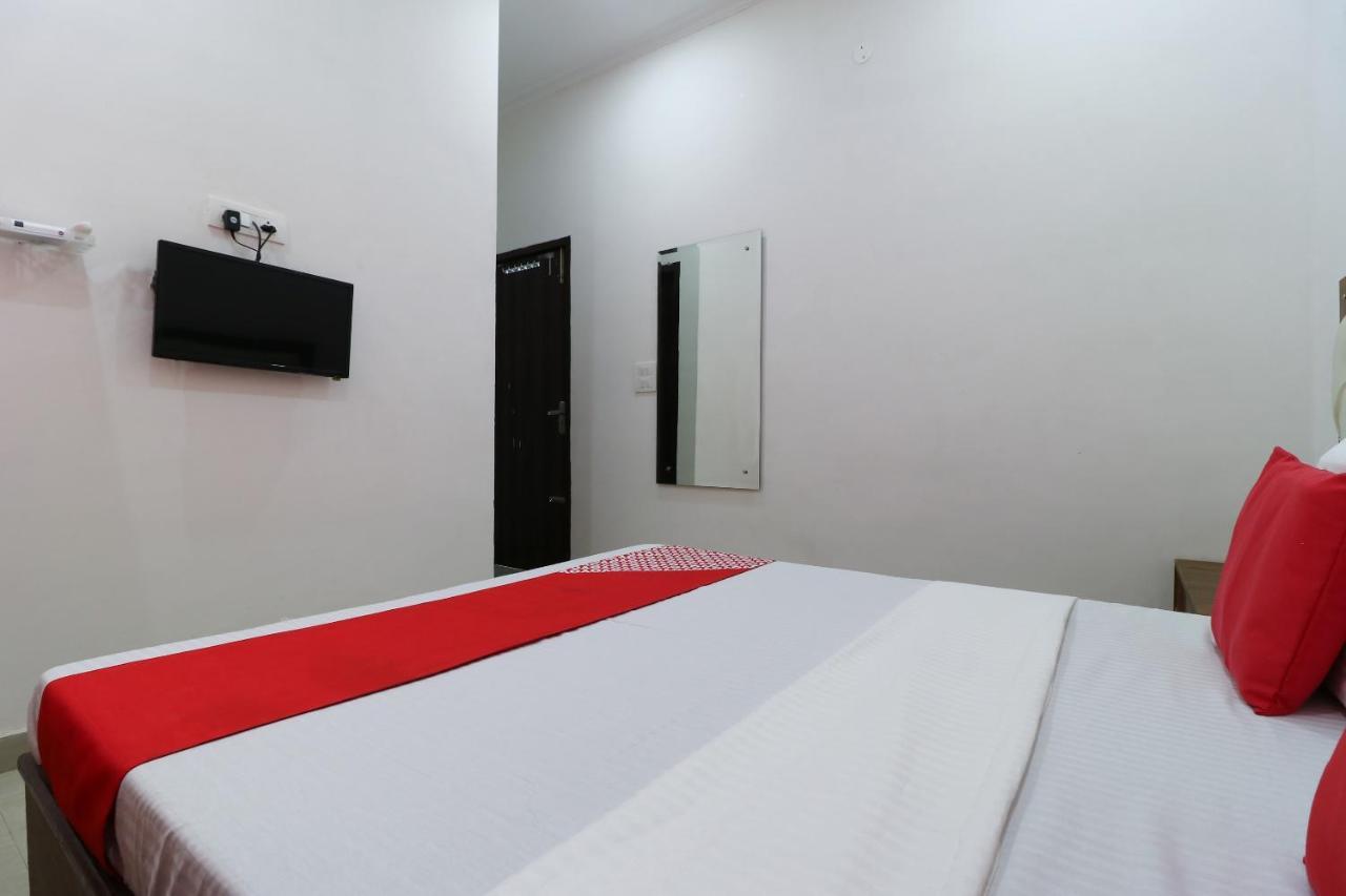 Oyo 64004 Hotel Kartar Zirakpur Exterior photo