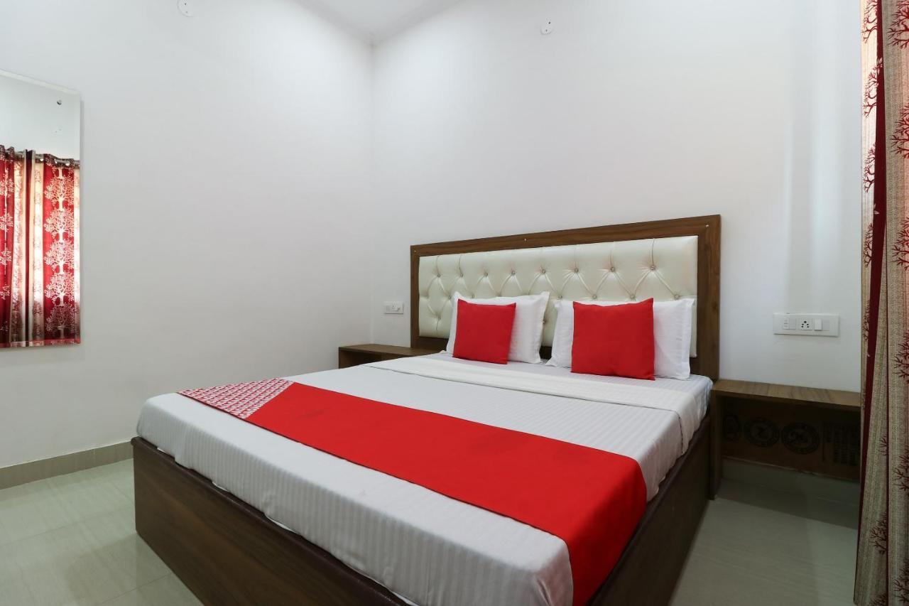 Oyo 64004 Hotel Kartar Zirakpur Exterior photo