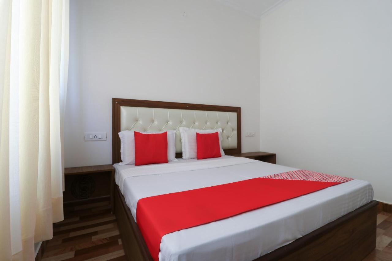 Oyo 64004 Hotel Kartar Zirakpur Exterior photo