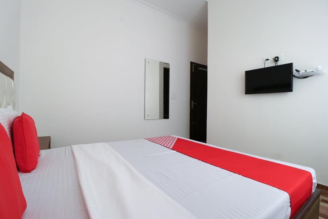 Oyo 64004 Hotel Kartar Zirakpur Exterior photo